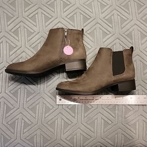 SO Olive Green Suede Chelsea Booties